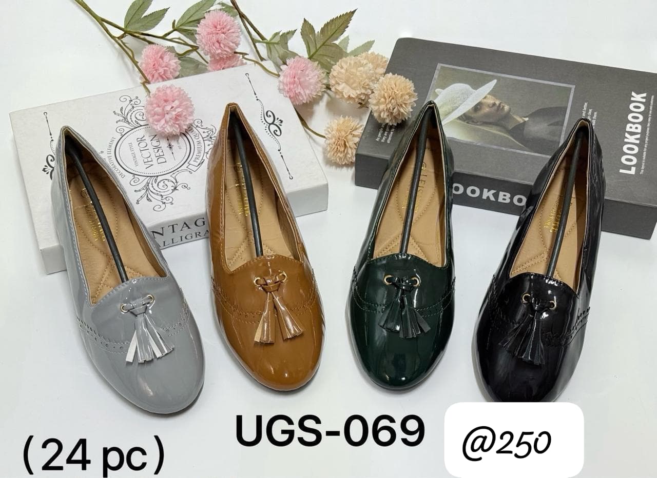 Doll shoes