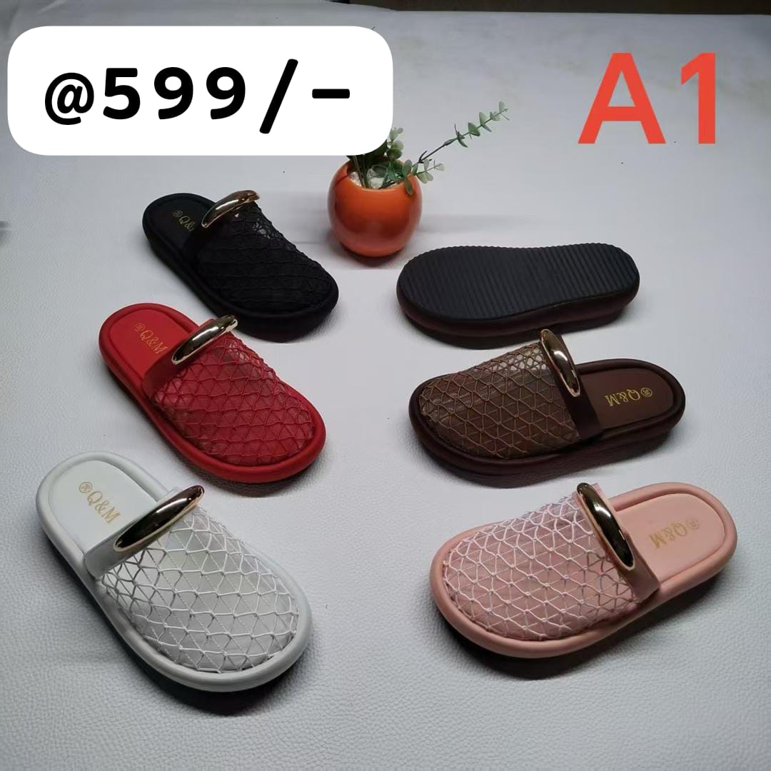 Q&M meshed sandals