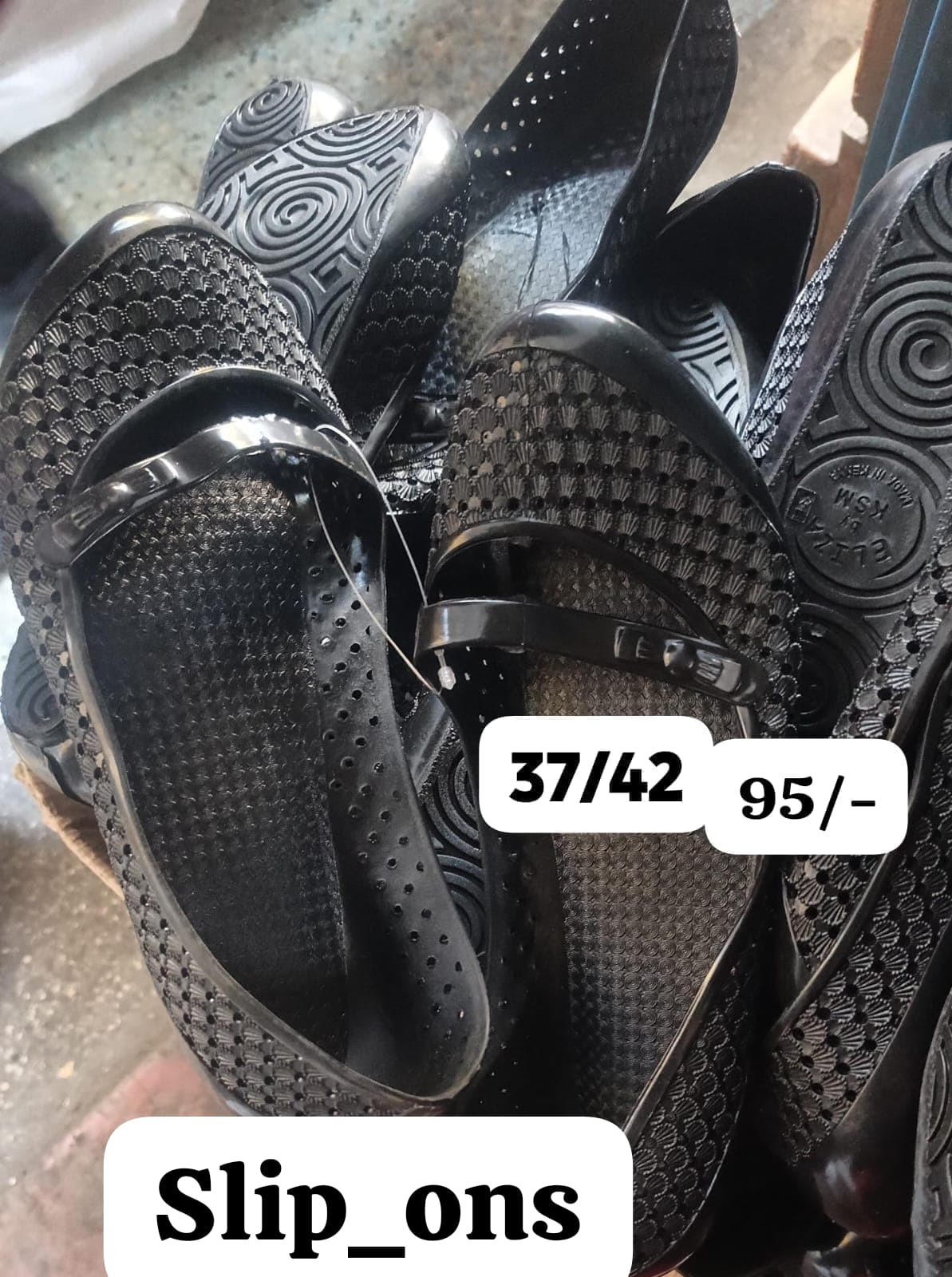 Ladies flat slip-on