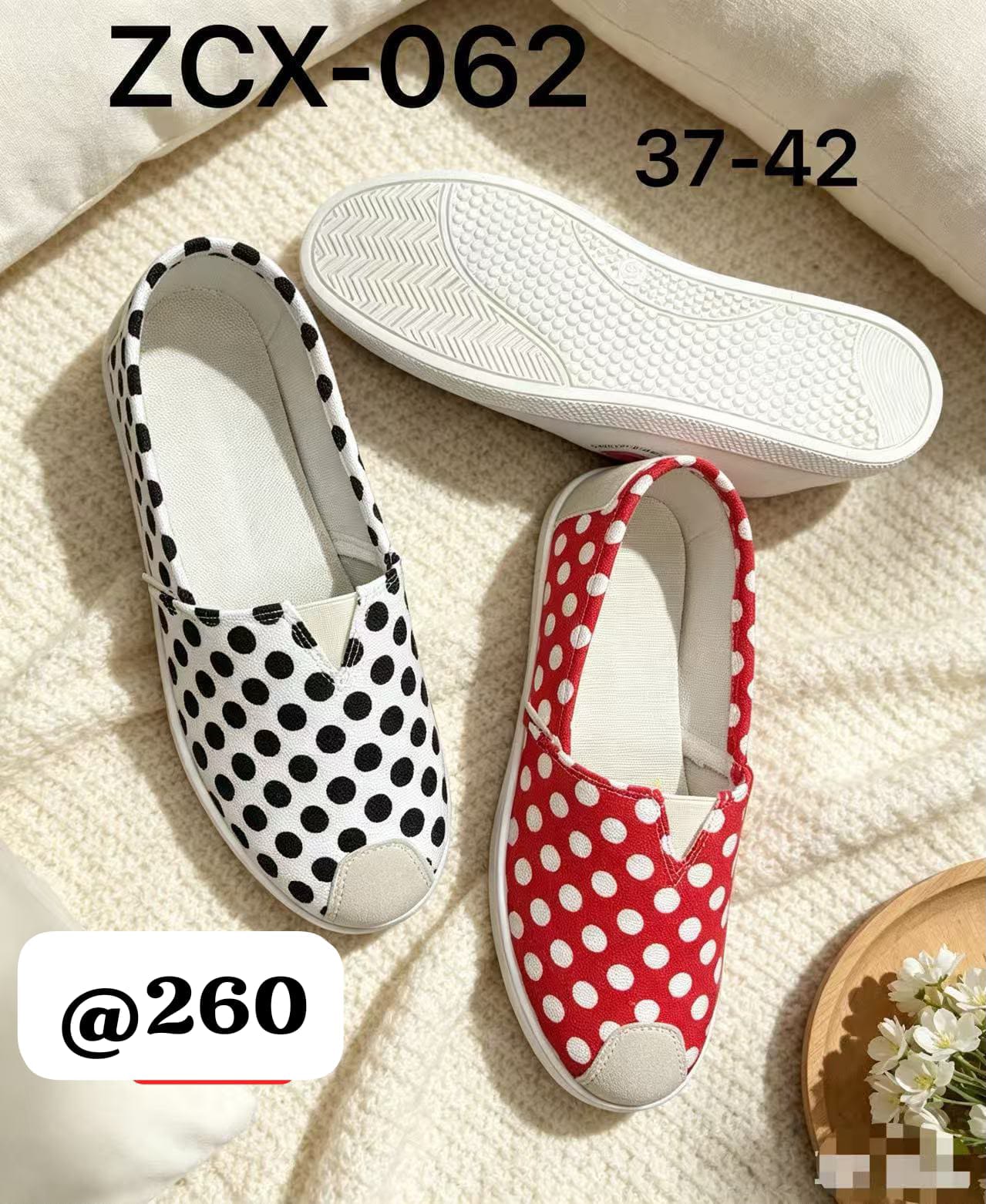 Ladies rubber shoes